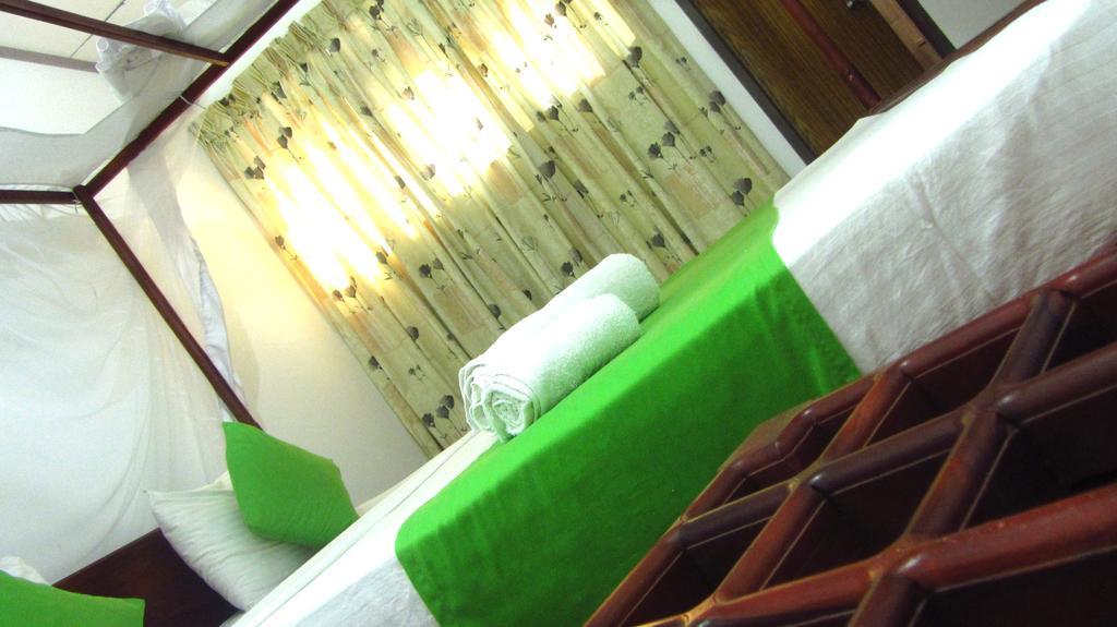 Hotel Ocean Voyage à Tangalle Extérieur photo
