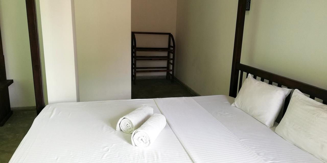 Hotel Ocean Voyage à Tangalle Extérieur photo