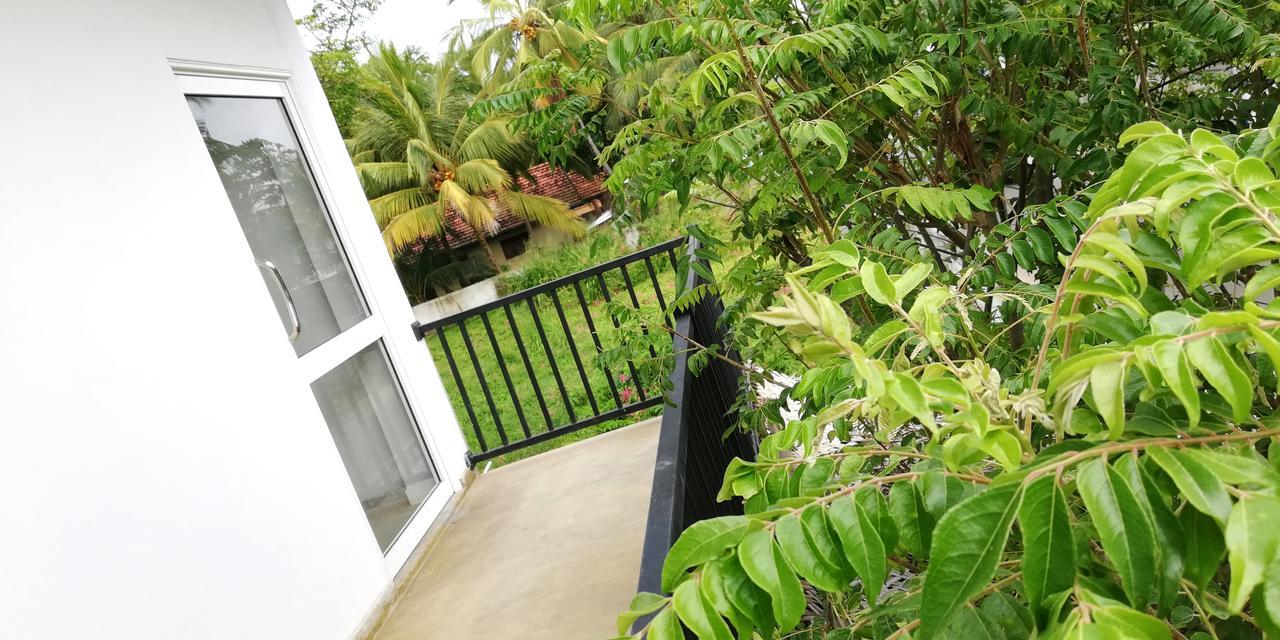 Hotel Ocean Voyage à Tangalle Extérieur photo