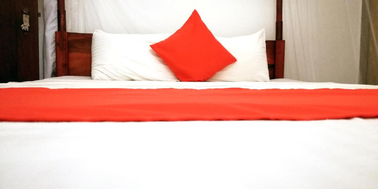 Hotel Ocean Voyage à Tangalle Extérieur photo