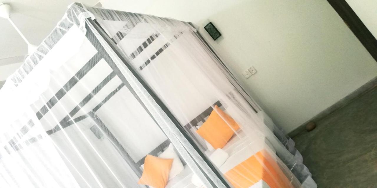 Hotel Ocean Voyage à Tangalle Extérieur photo
