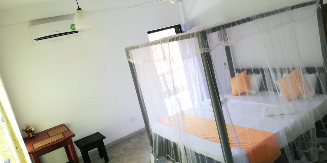 Hotel Ocean Voyage à Tangalle Extérieur photo