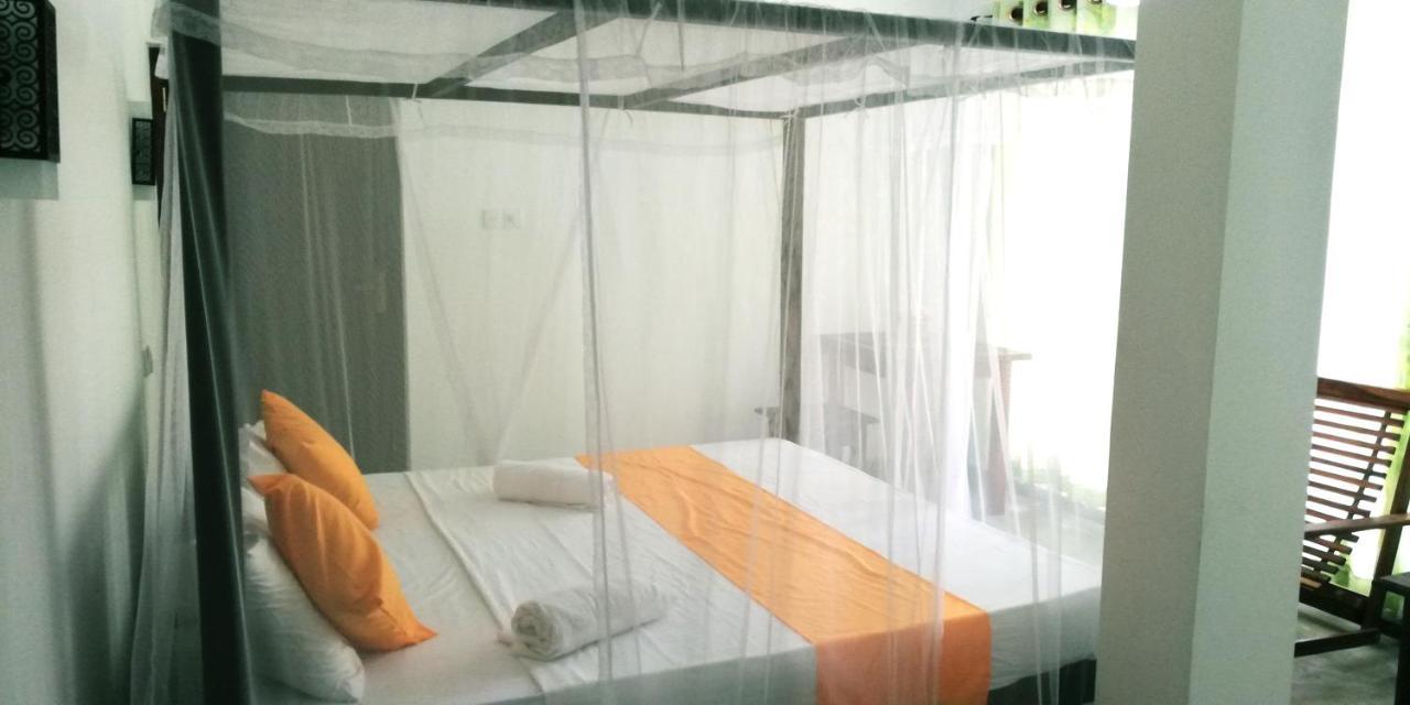 Hotel Ocean Voyage à Tangalle Extérieur photo